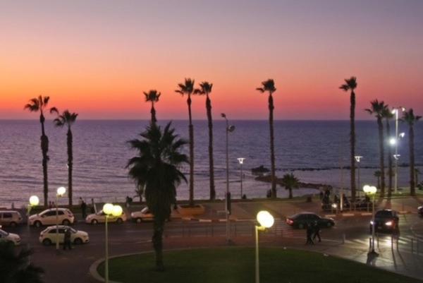 Isramax Apartment Near The Beach. Bat Yam Exterior photo