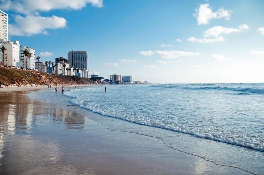 Isramax Apartment Near The Beach. Bat Yam Exterior photo