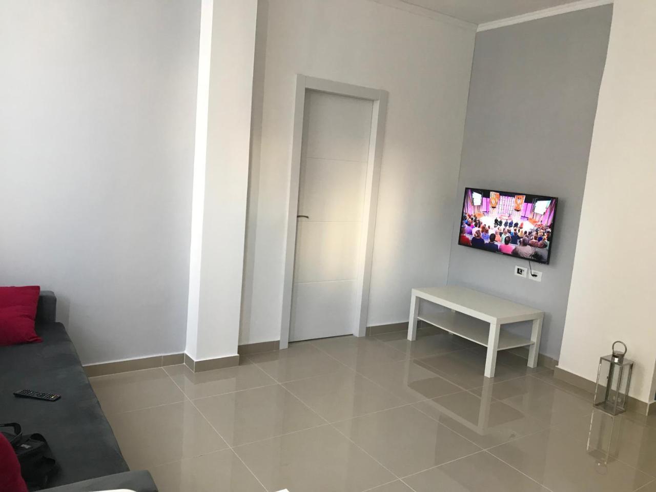 Isramax Apartment Near The Beach. Bat Yam Exterior photo